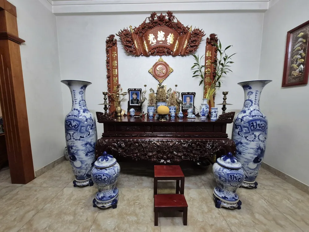 Ảnh khách gửi: Cặp lộc bình Lý Ngư Vọng Nguyệt đặt sàn
